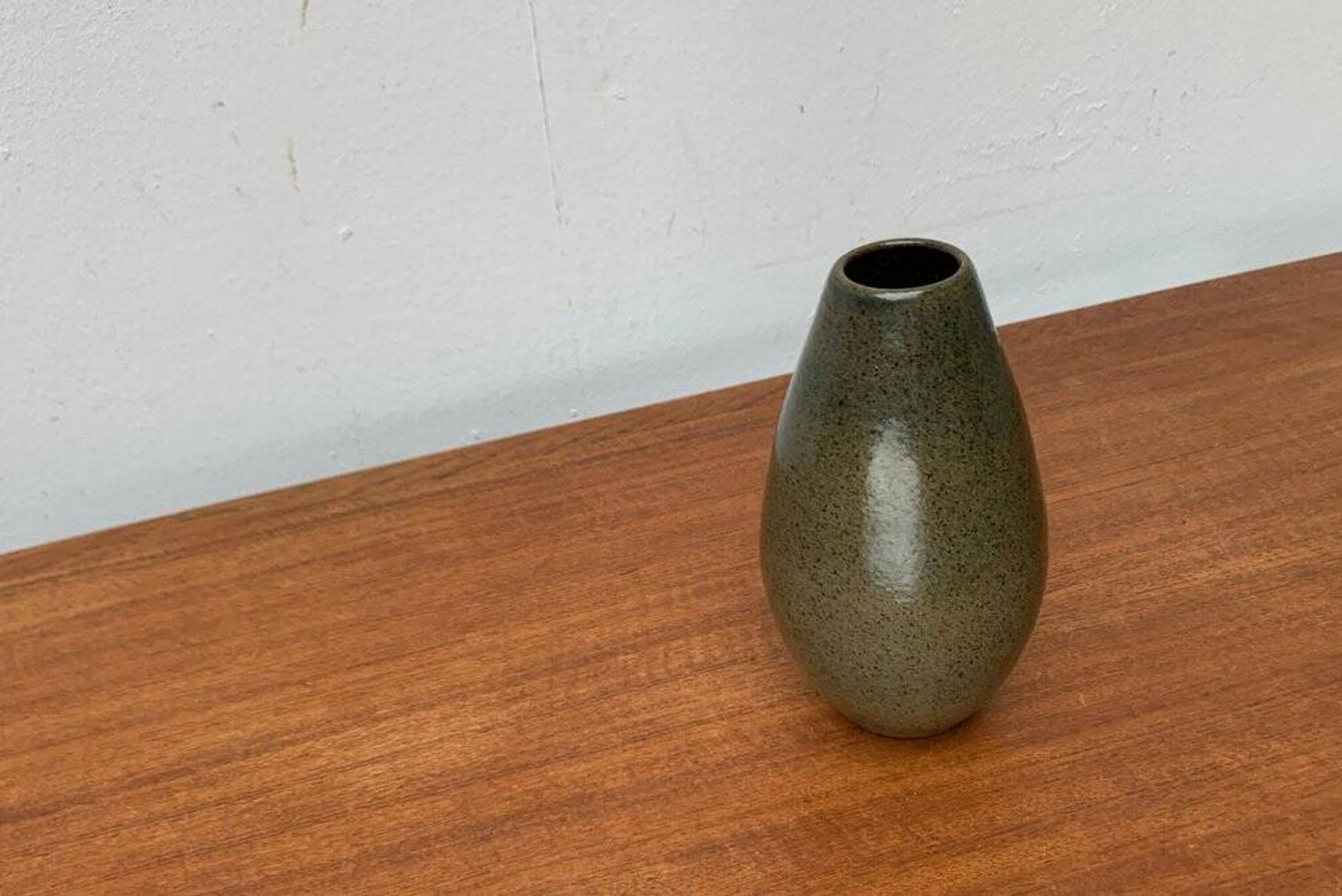 East German pottery vase from the mid-century GDR by VEB Coswig Keramik, 1960s.