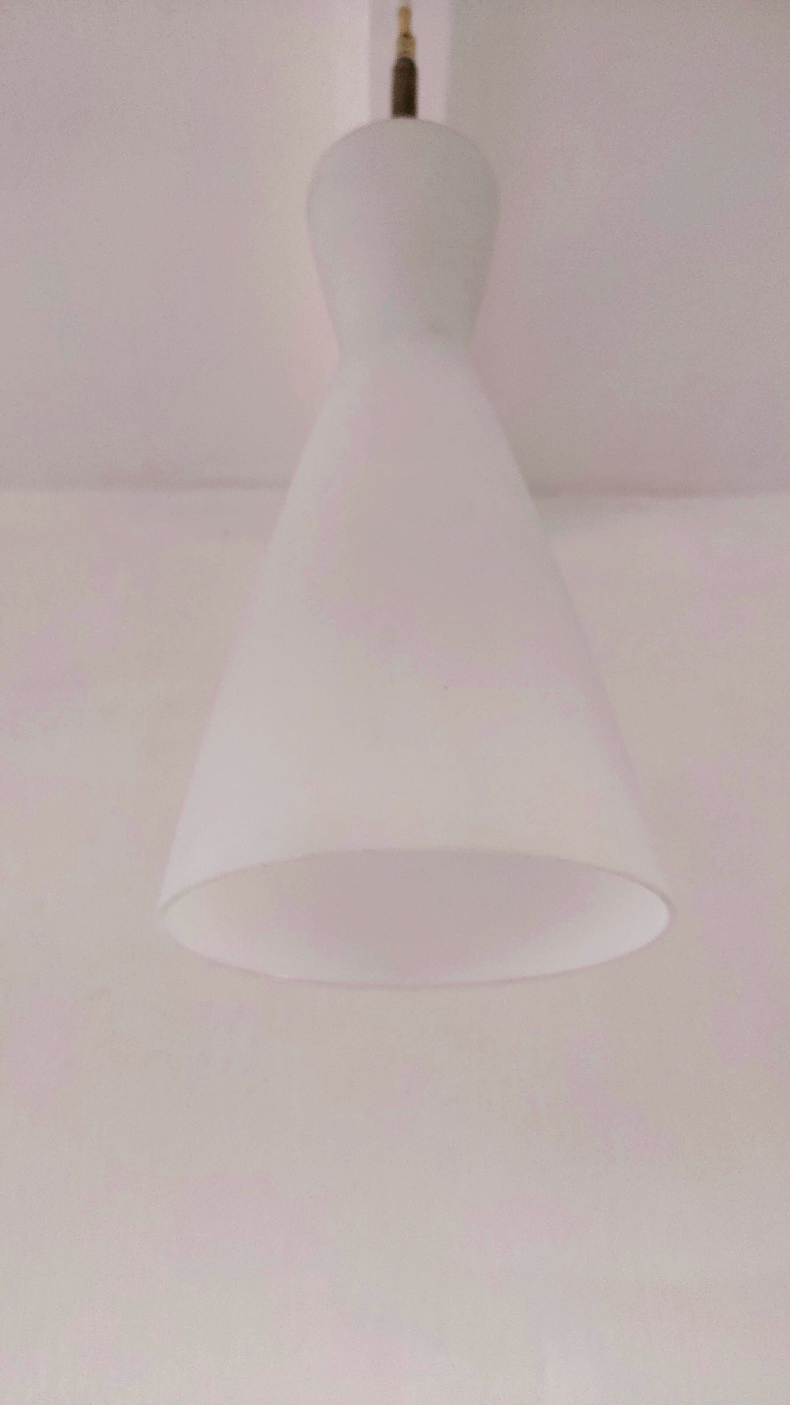 Suspension in opaline design 70s