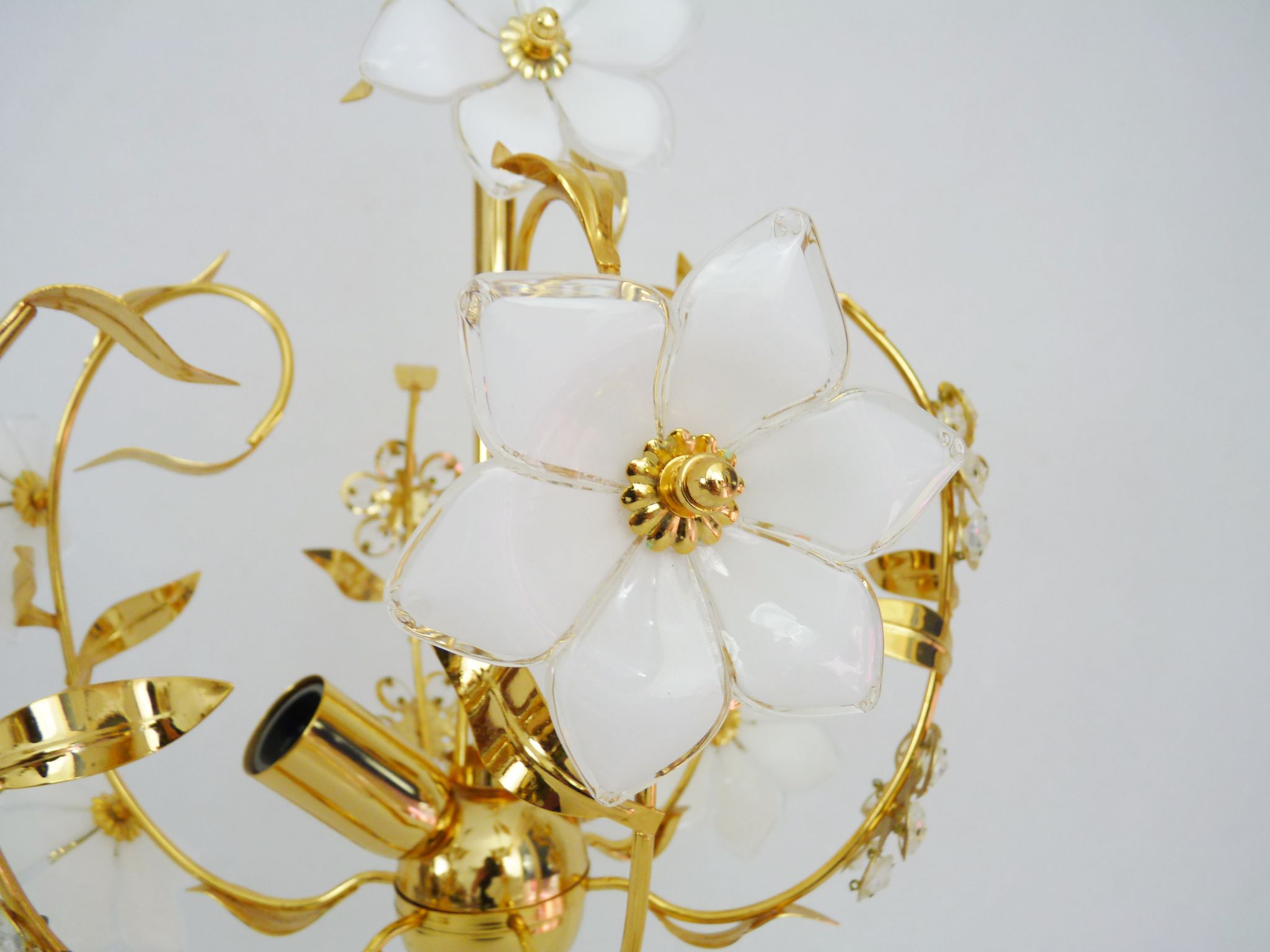 Vintage flower chandelier in Murano glass and brass with 2 burners. Year 70