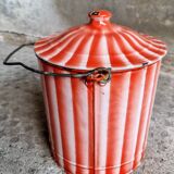 Enamel bucket with lid