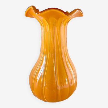 Vase en verre soufflé