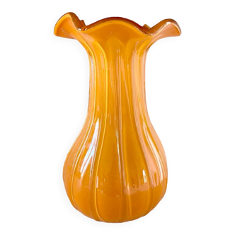 Vase en verre soufflé