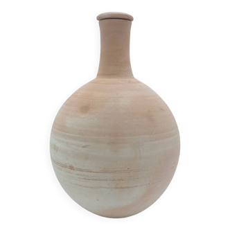 Round terracotta jar