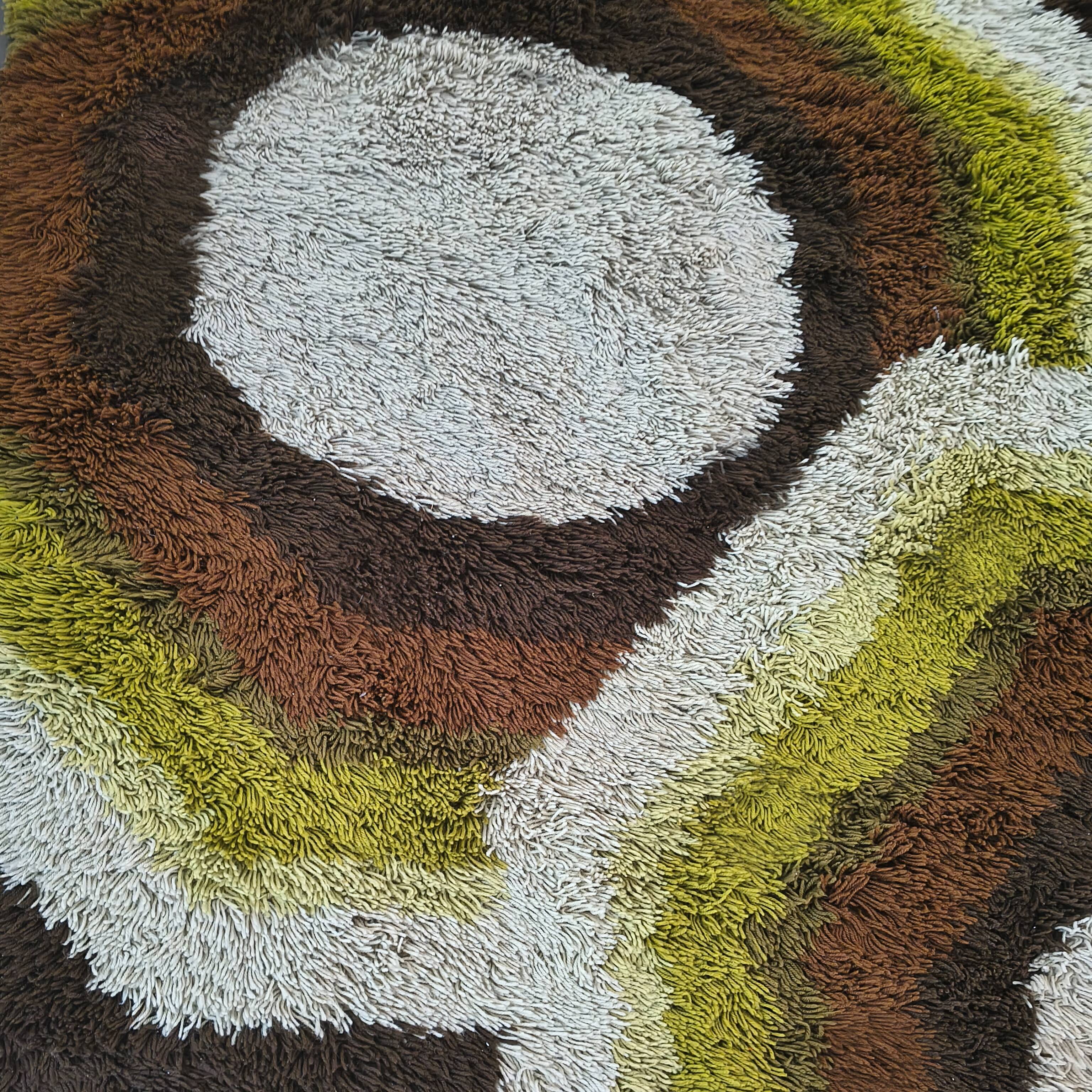1970s Gorgeous Space Age Luxury Rug by Desso with Original Label.