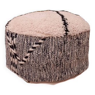 Handmade moroccan berber pouf in wool