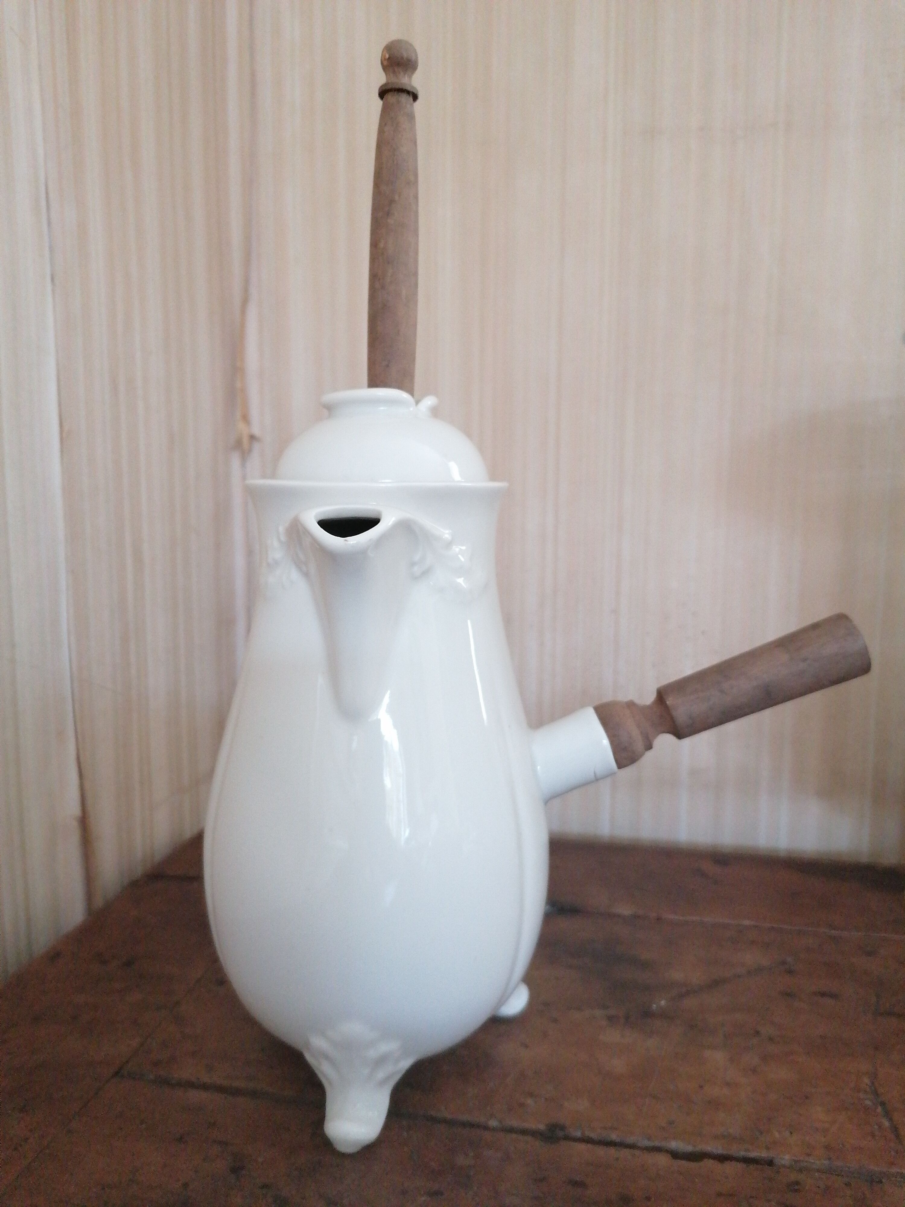 Porcelain chocolatier from Pillivuyt france