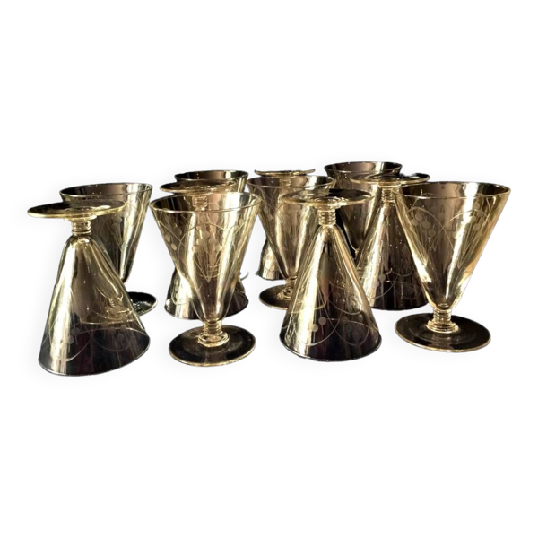 Suite de 10 verres a eau en verre grave des annees 1930 1940 art de la table