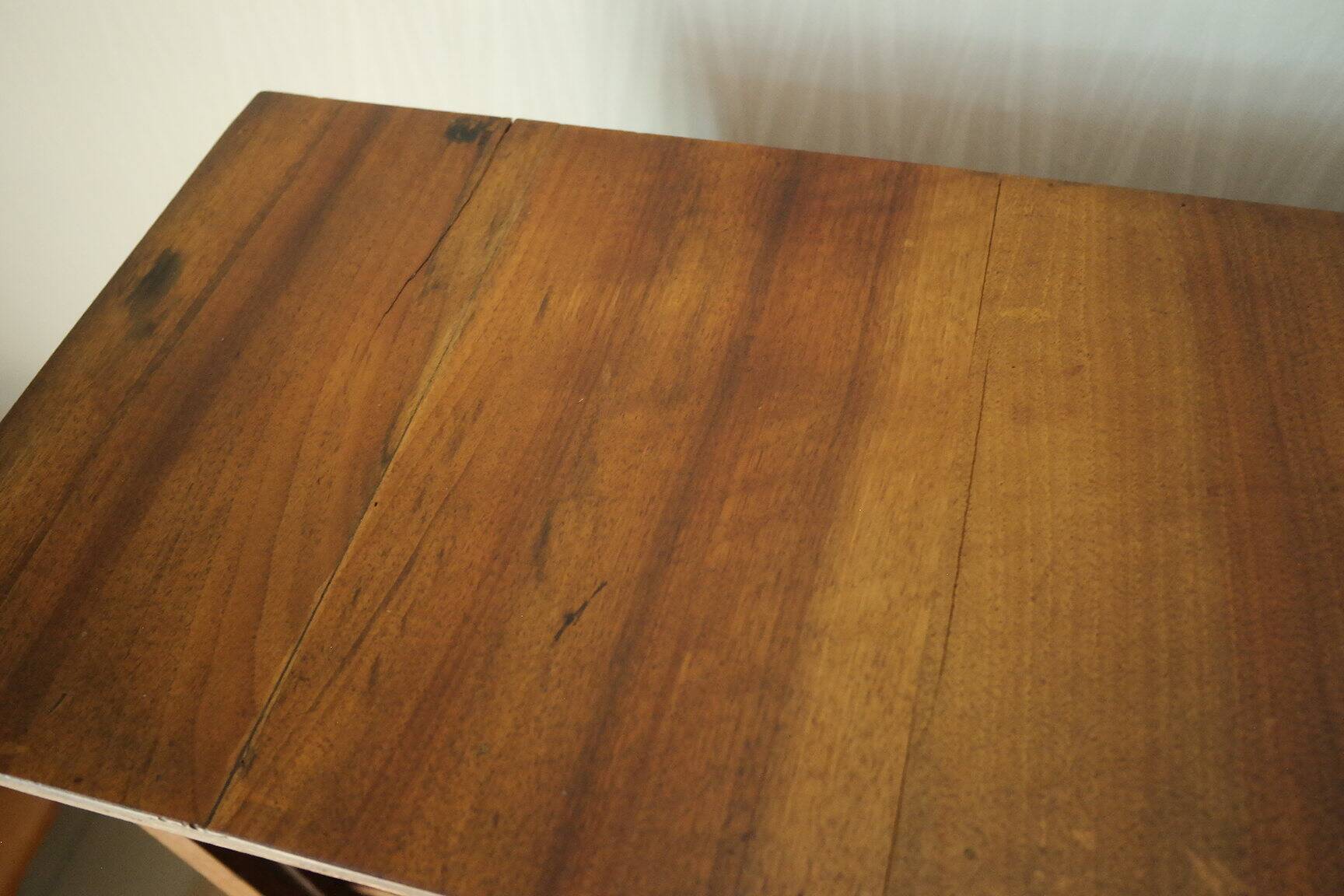 Low country window from the early 20th century