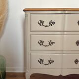 Antique chest of drawers