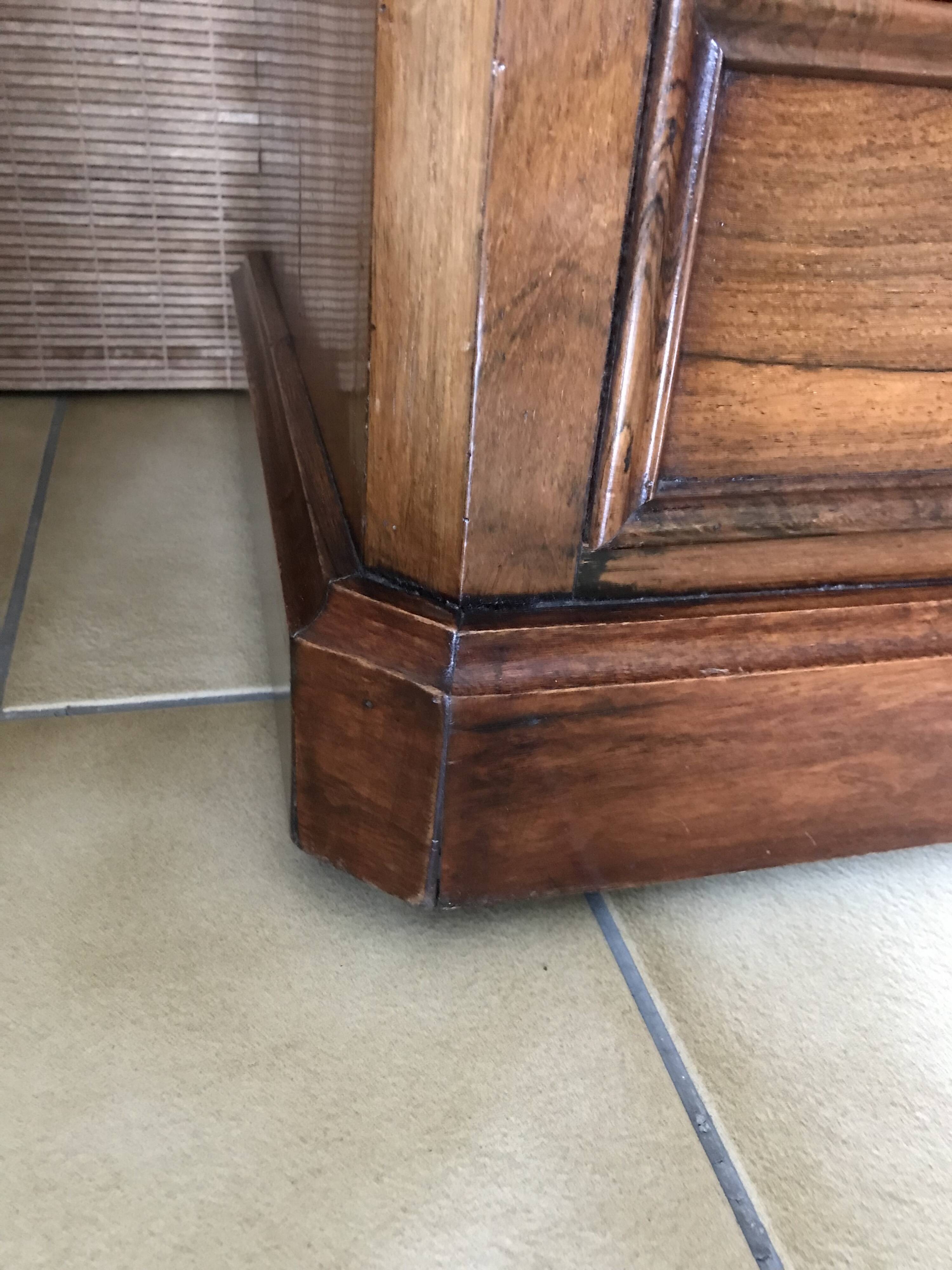 Small chest of drawers from the end of the 19th century