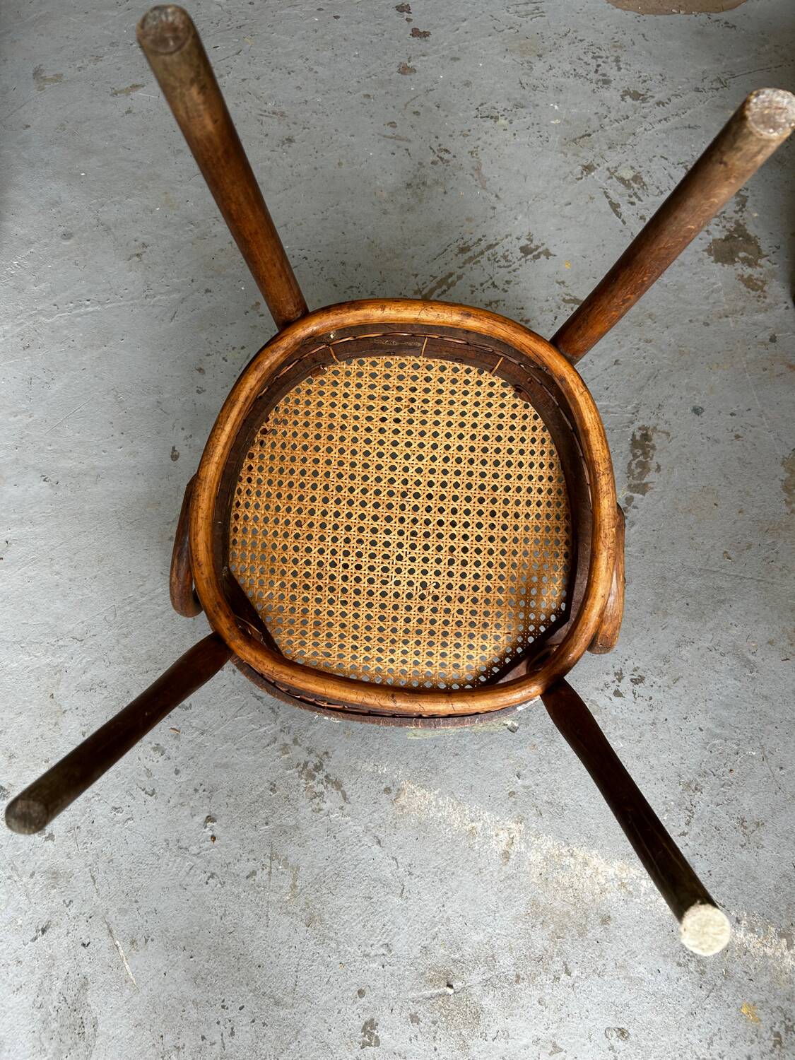 Fauteuil Thonet bois courbé et cannage – modèle bistrot