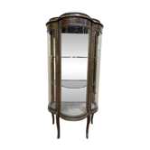 Vitrine galbée de style Louis XVen bois peint et bronze