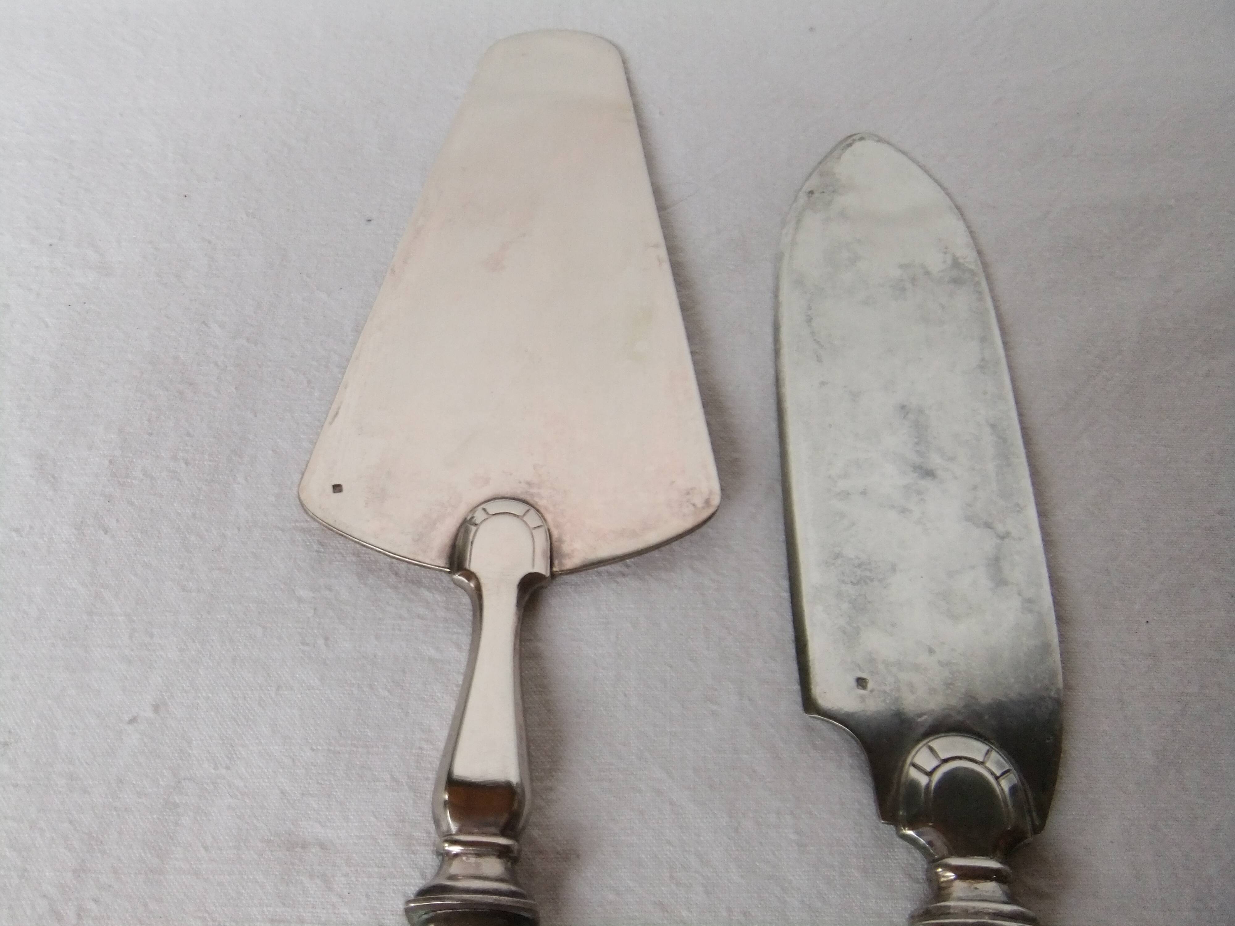 Cake service covered knife shovel Silver metal art deco hallmark