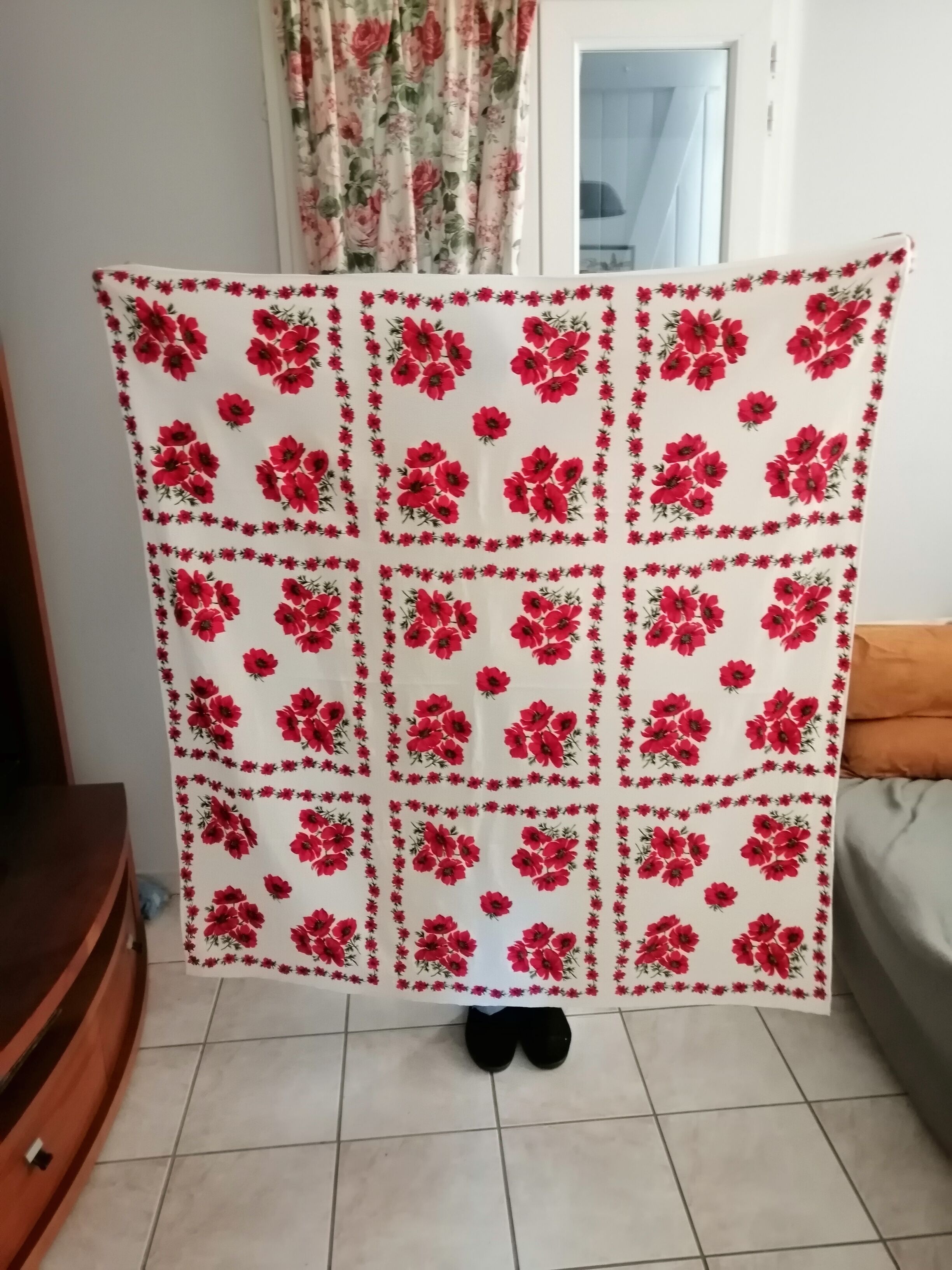 Tablecloth & vintage towels