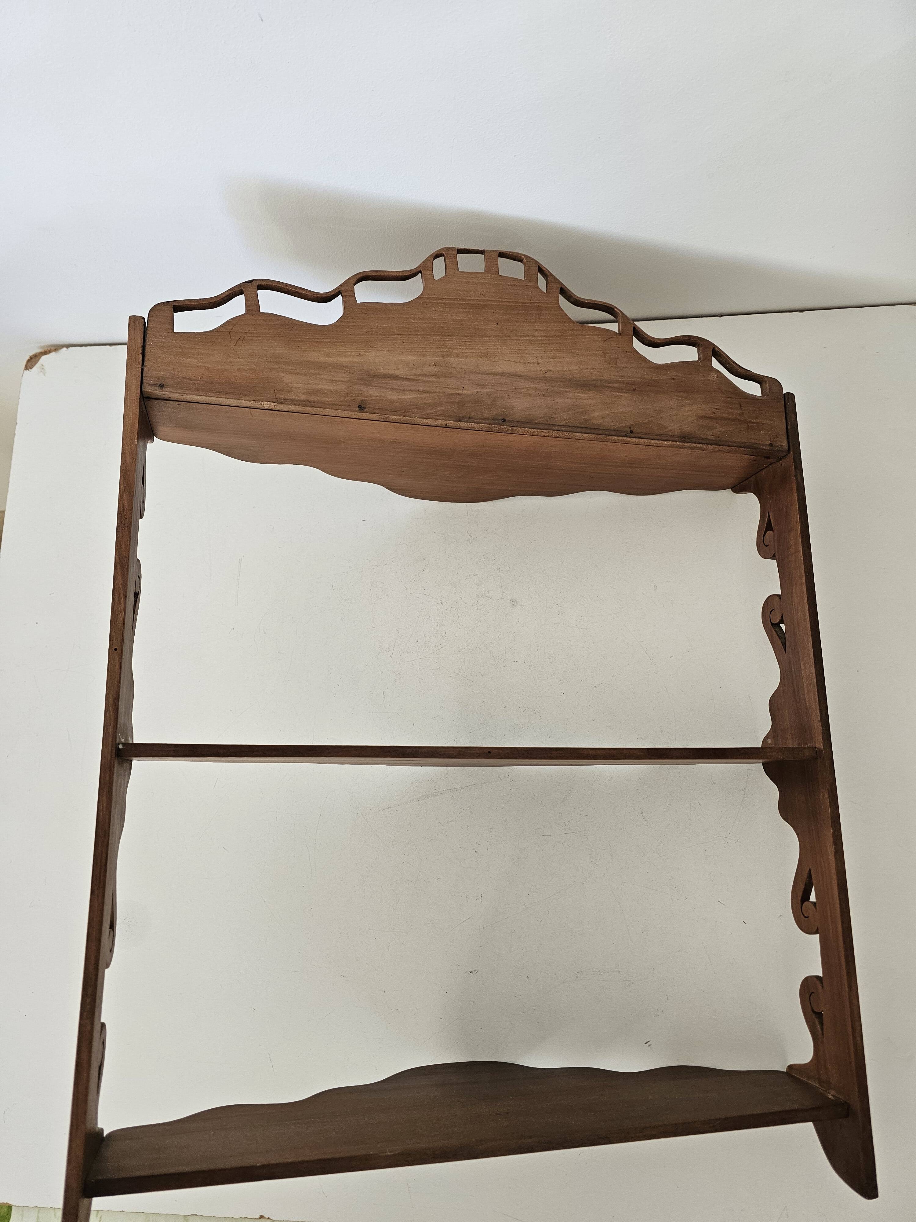 Elégante étagère murale en bois - vintage