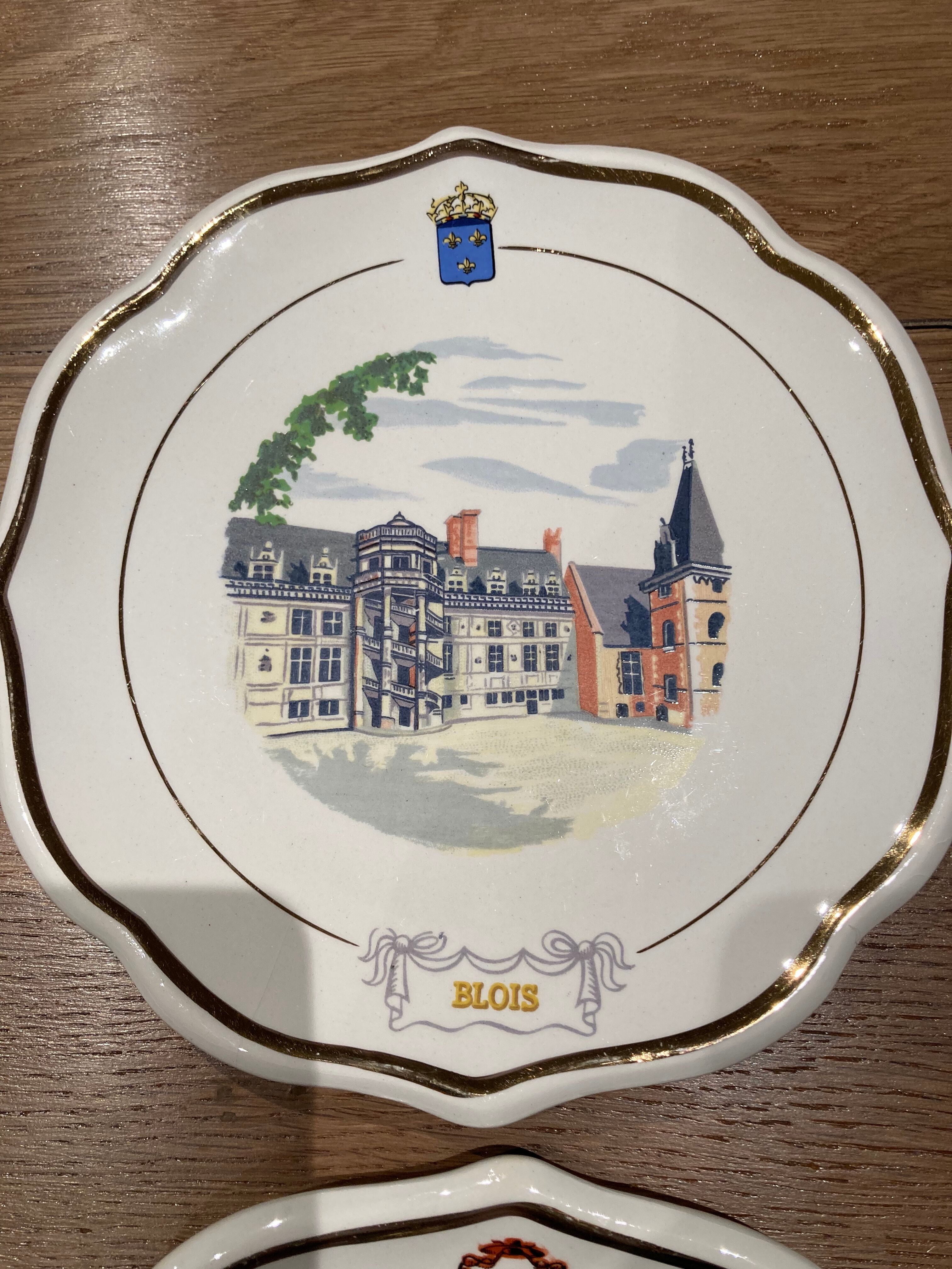 12 dessert plates Gien châteaux de la Loire