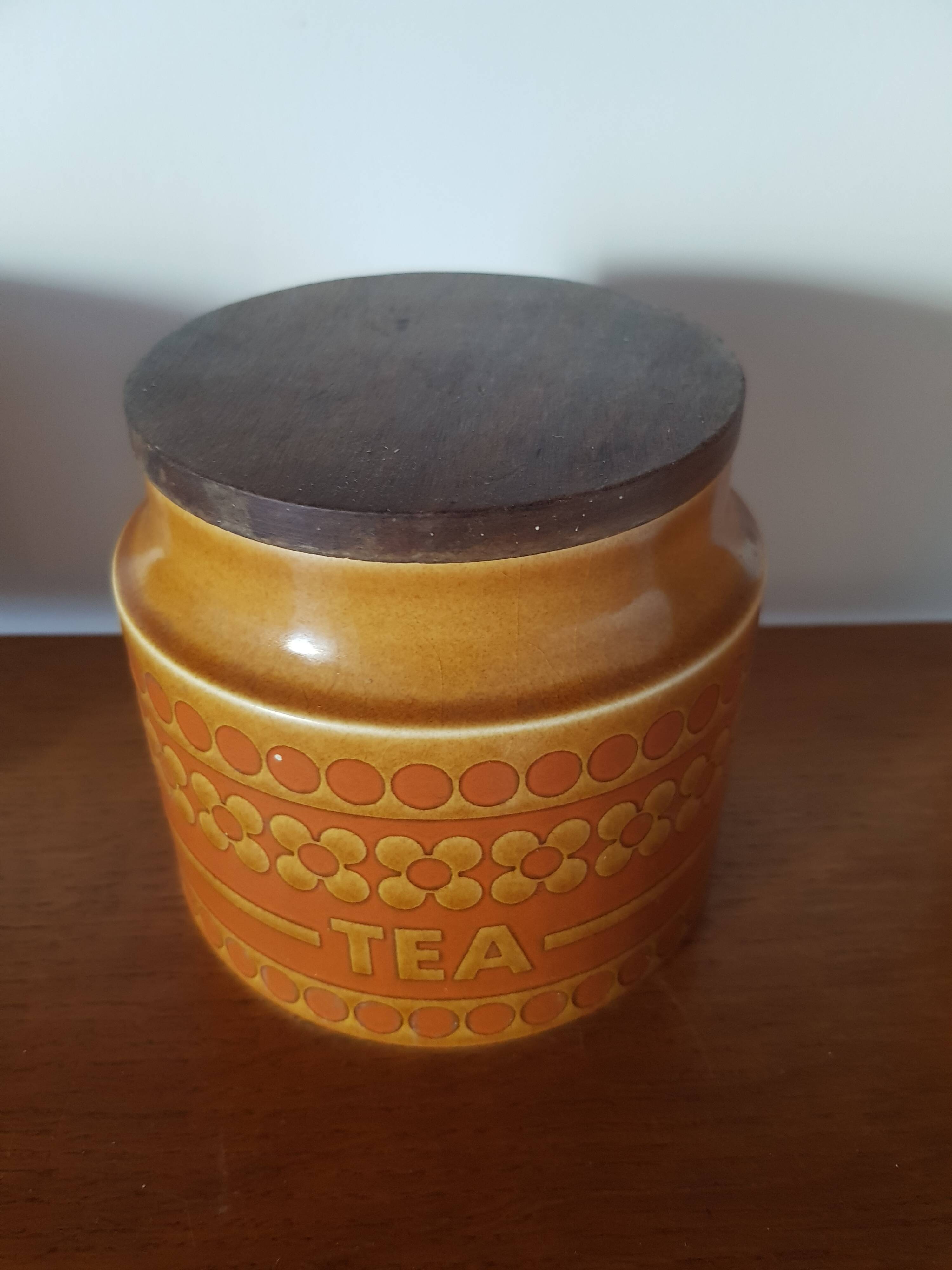 Set of 2 vintage pots with lids