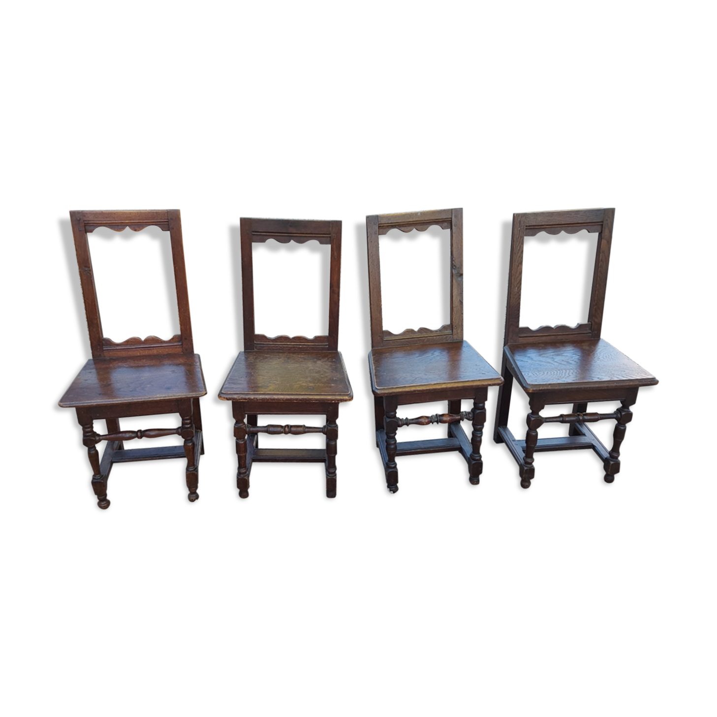 4 Lorraines chairs