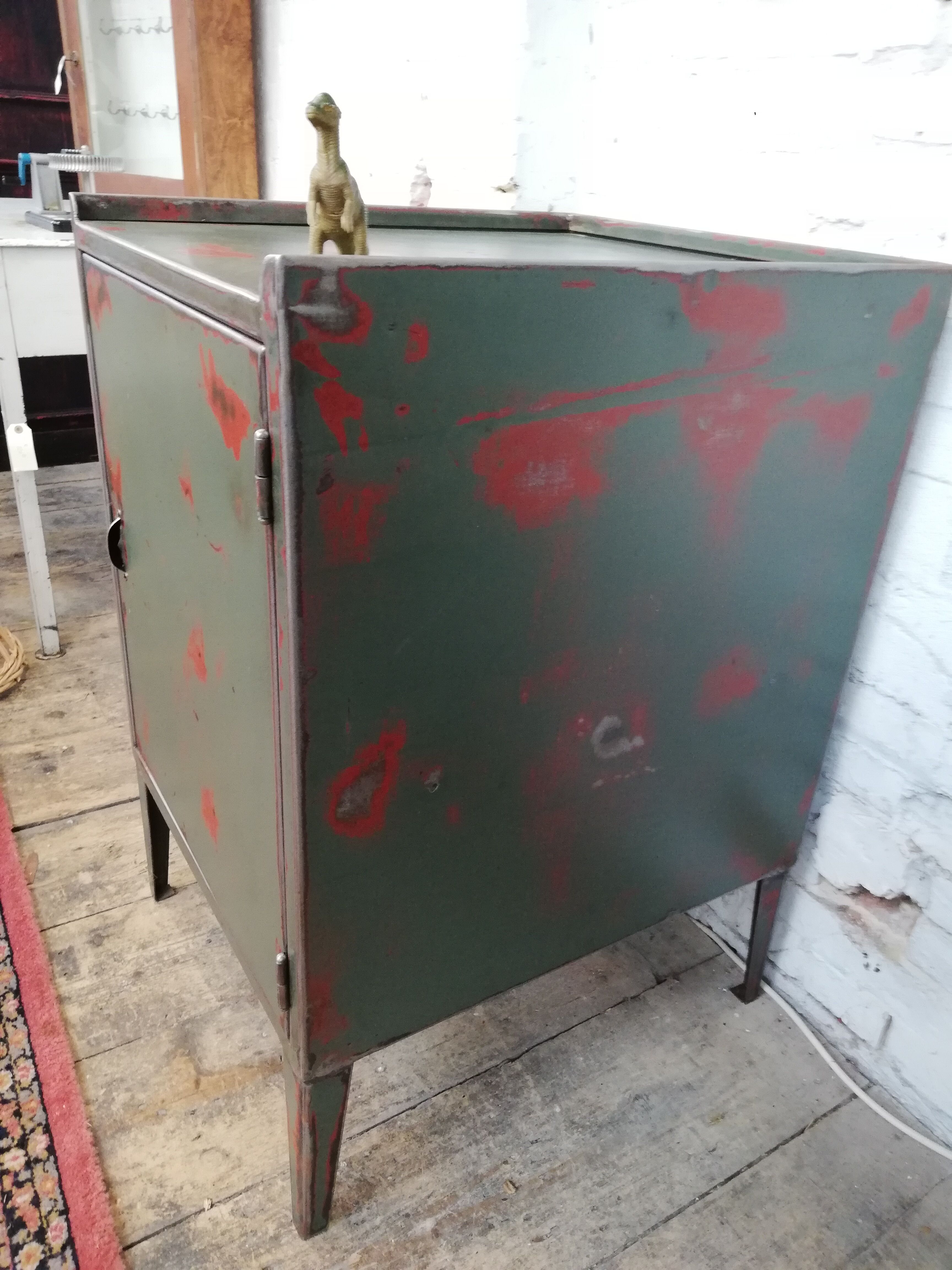 Industrial service, workshop furniture, sheet metal workbench