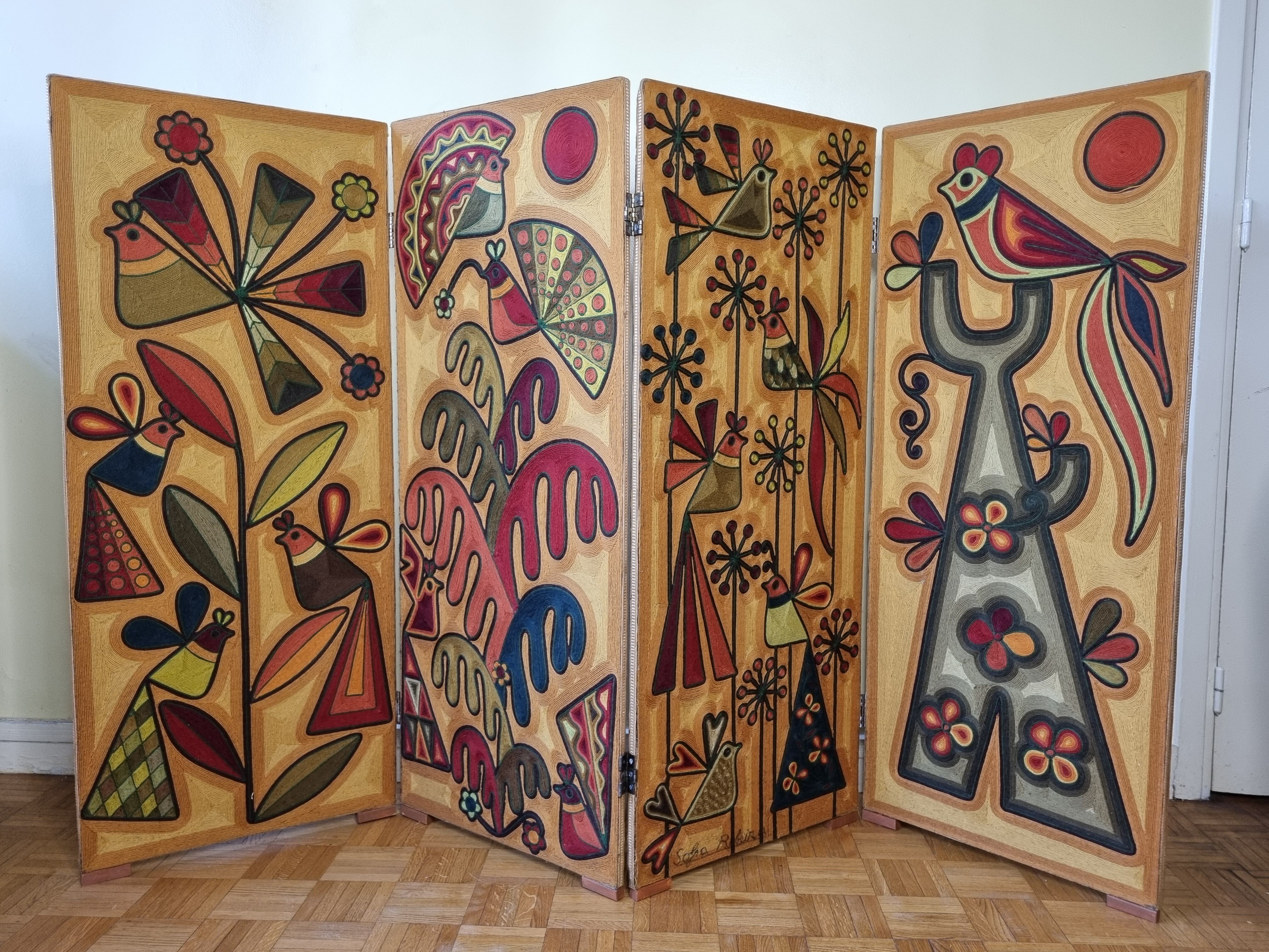 Paravent à décor de fils de laine, art "Huichol", signé, 123 cm
