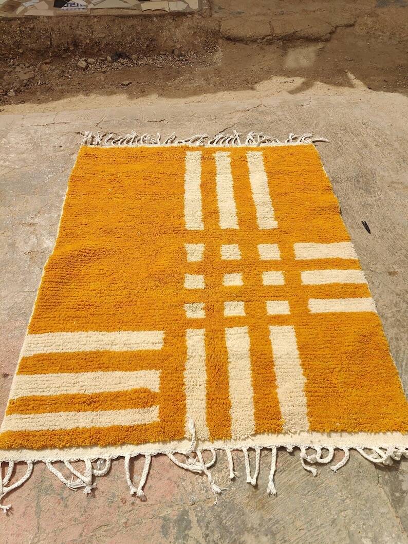 Handmade traditional pure wool Ourain carpet, size 150/250 cm.