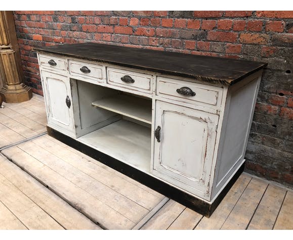 Craft furniture in patinated oak