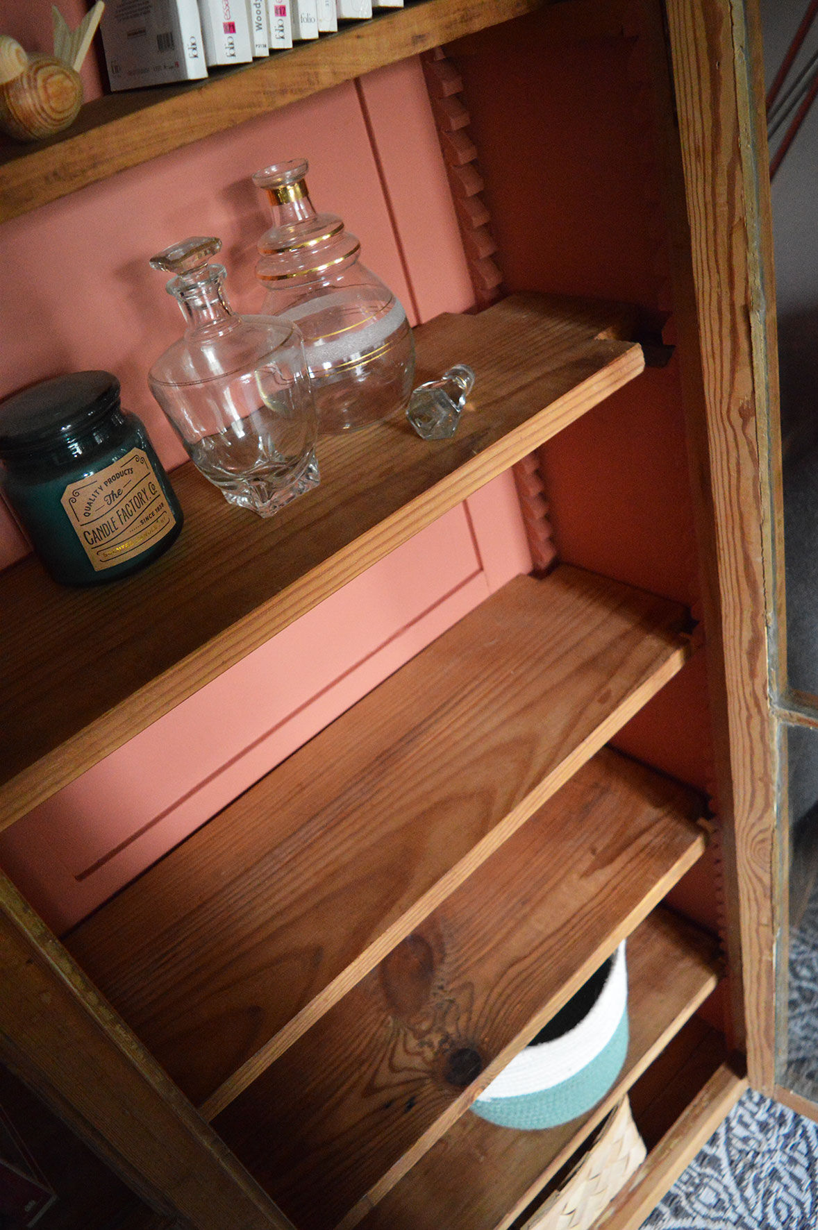 Wood and terracotta showcase