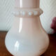 Paire de vases en opaline de foire vers 1920