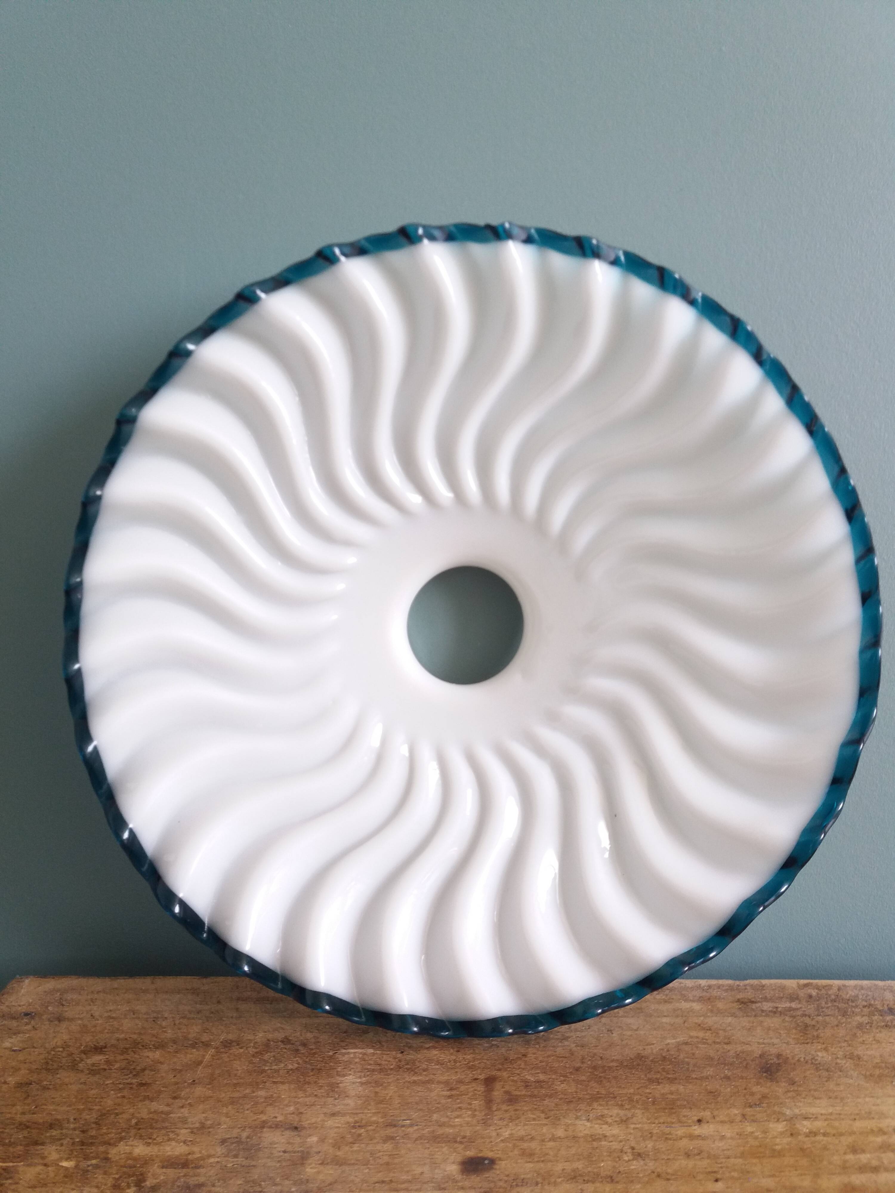 Adjustable "rise and fall" suspension, opaline and porcelain rise and fall