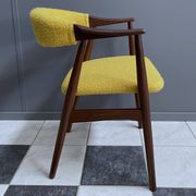Chaise Thomas Harlev modèle 213 en Boucle jaune