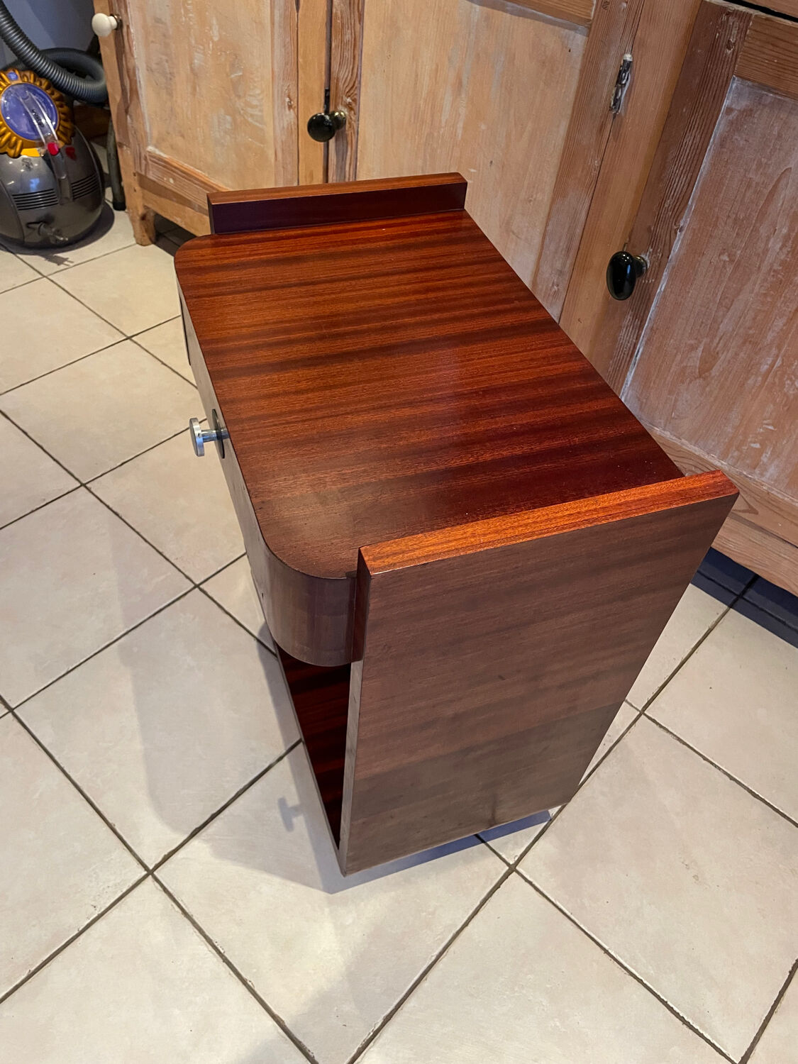 Art deco design end table