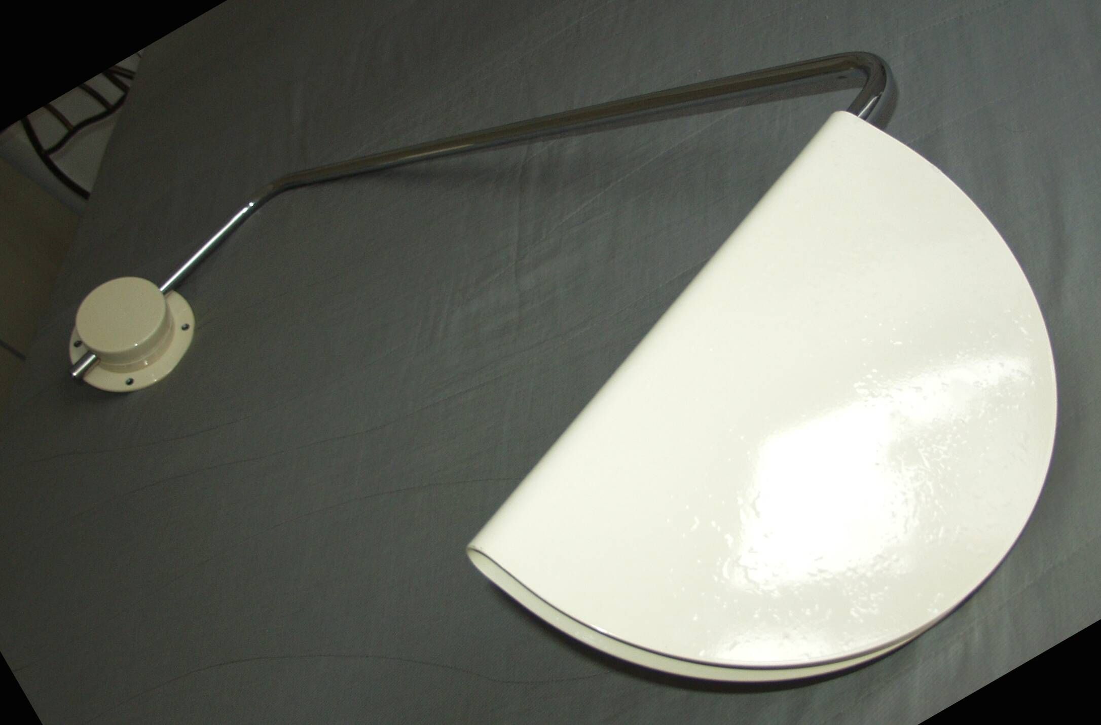 Luminaire "Mezzaluna" designed by Bruno Gecchelin ('75) / ceiling or wall light