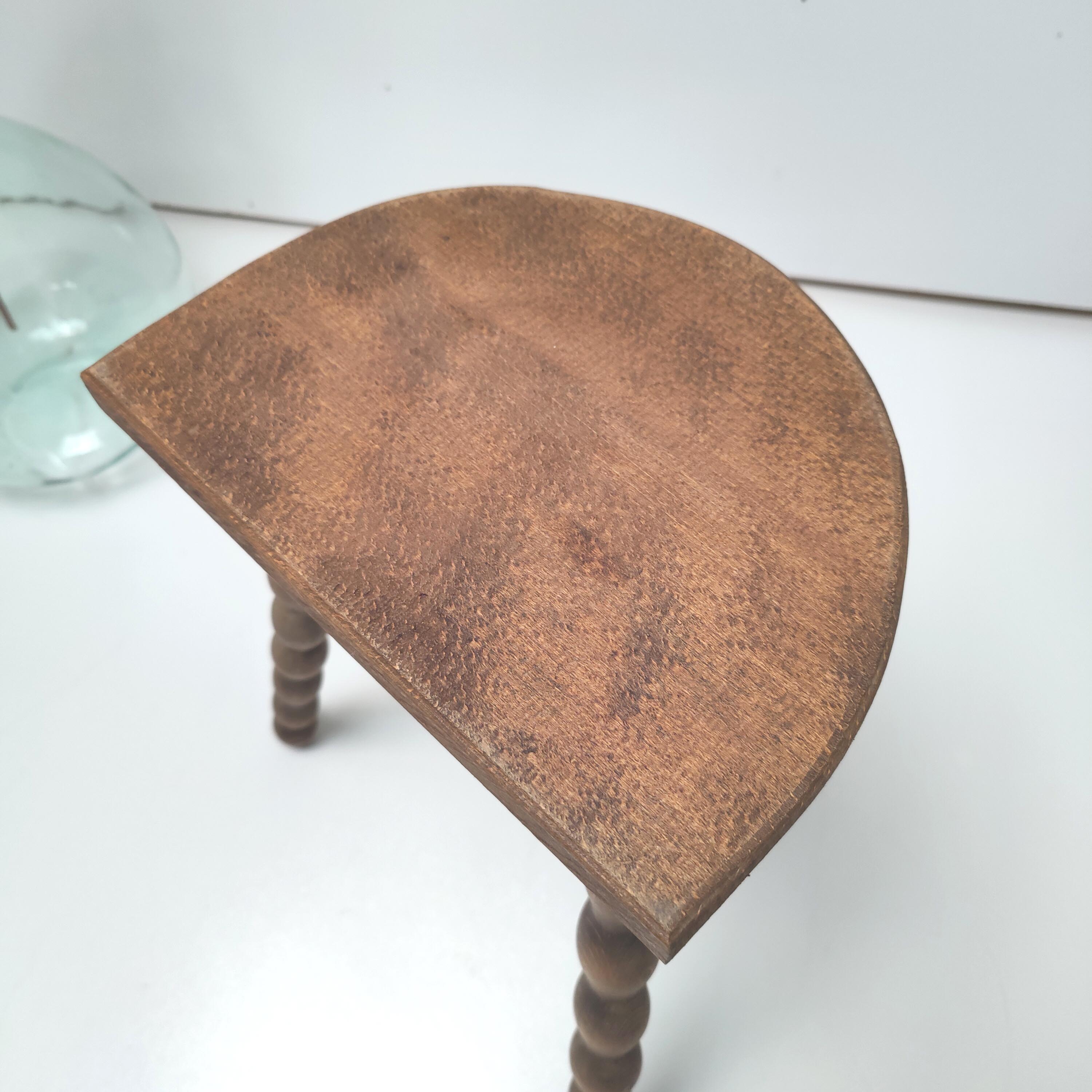 Pearl solid wood tripod stool