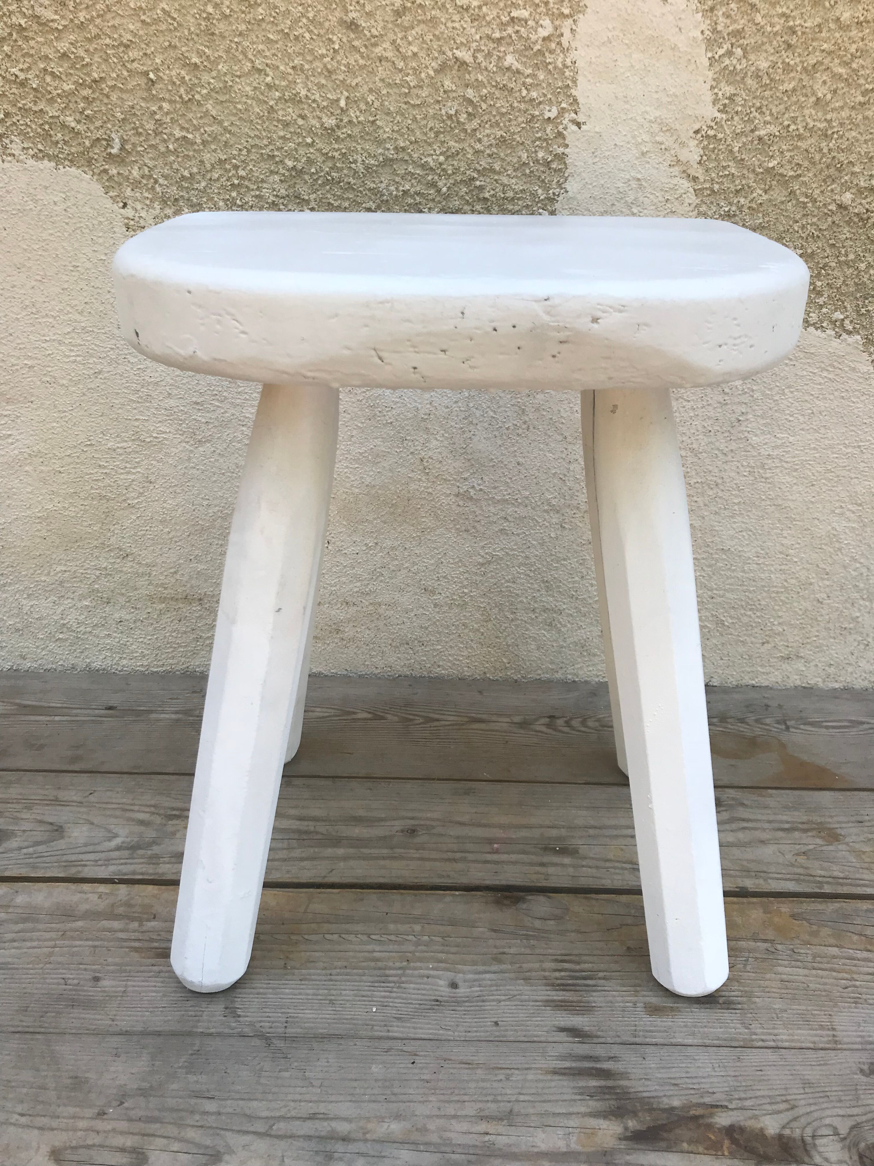 Tabouret ancien tripode de traite en bois blanc décoration vintage