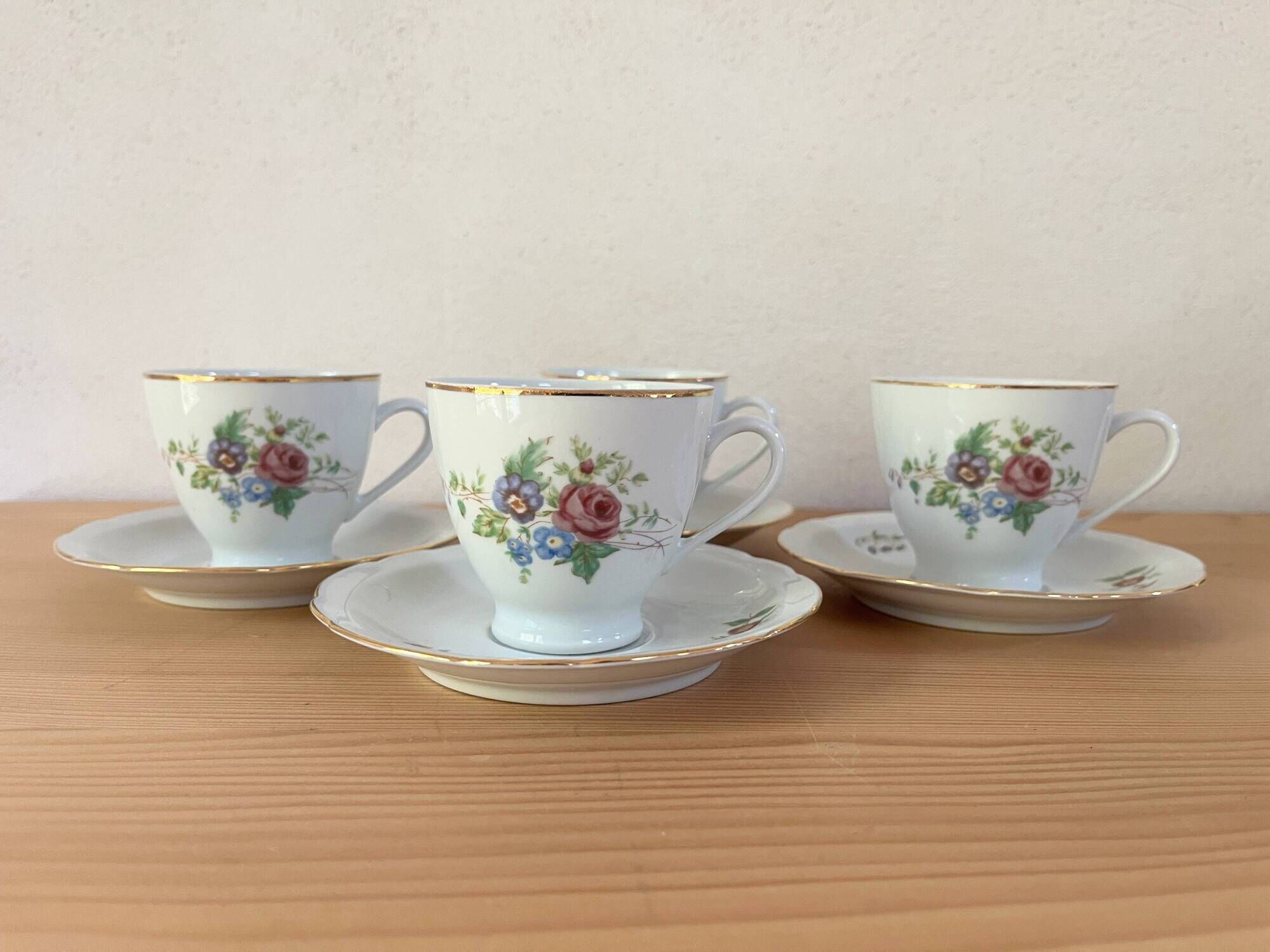 4 fine porcelain cups from Ćmielów