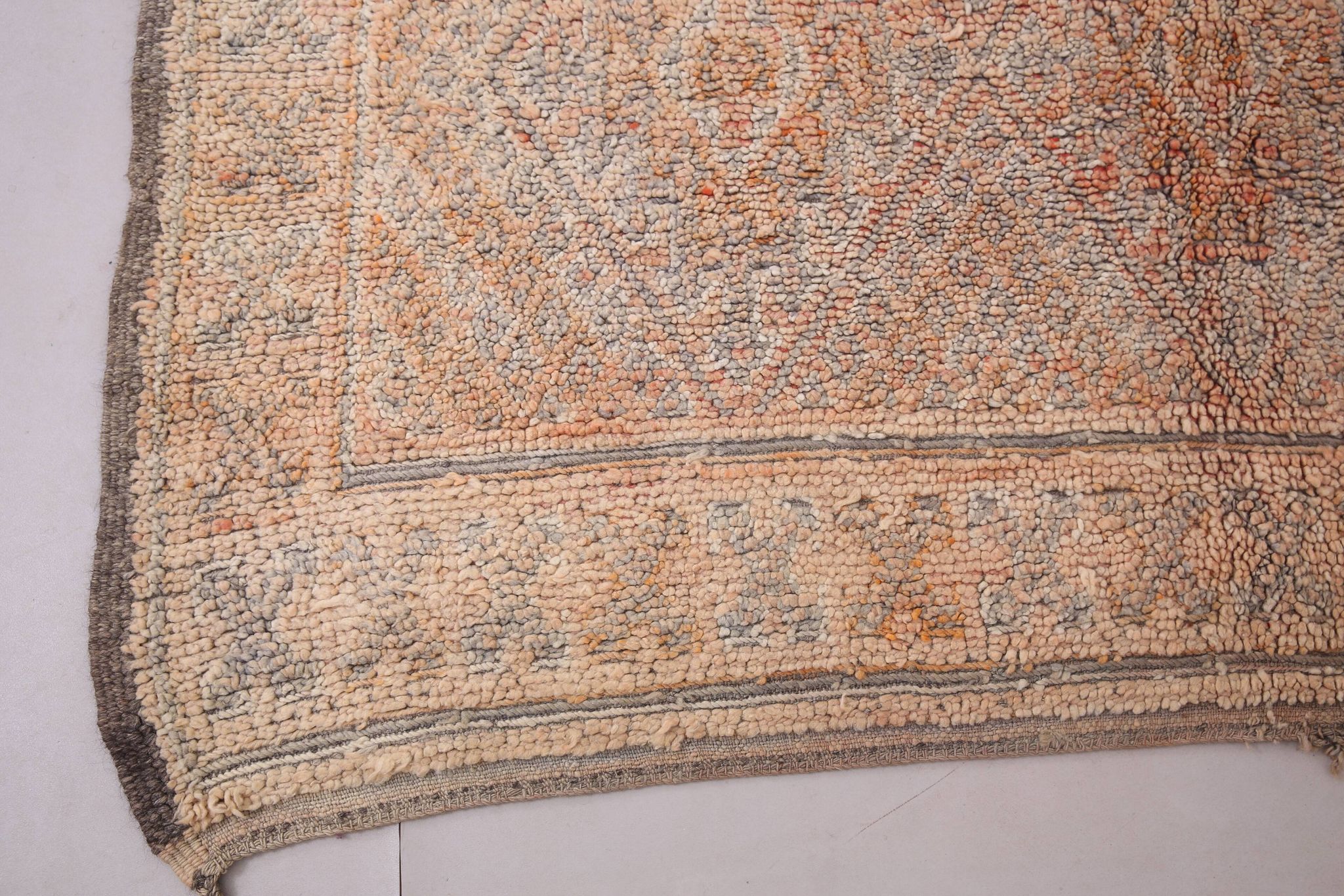 Peach Vintage Moroccan Rug 203 x 302 cm - Berber Wool Rug - Handmade Rug