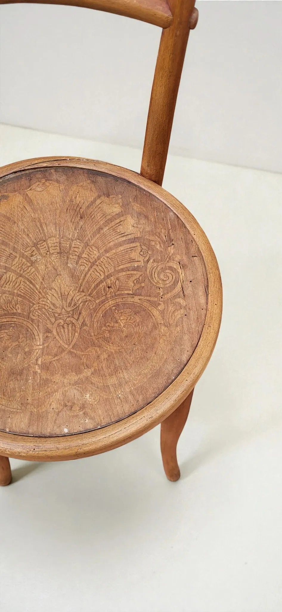 Chaise bistrot en bois courbé – Ungvár