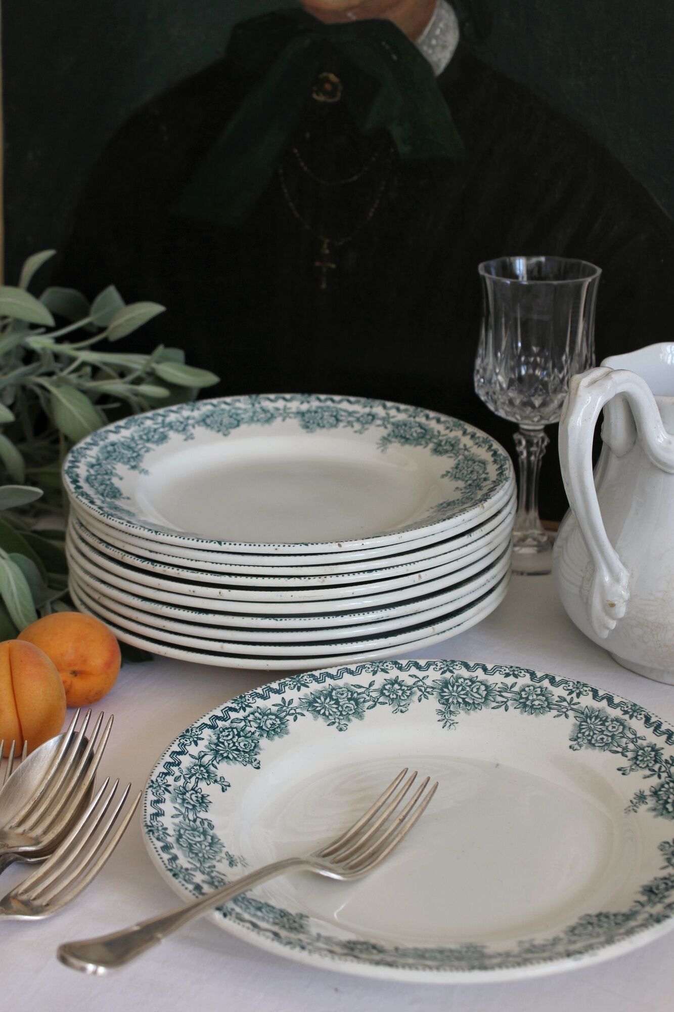 11 flat plates in iron earth "Argenton" Saint Amand early twentieth century