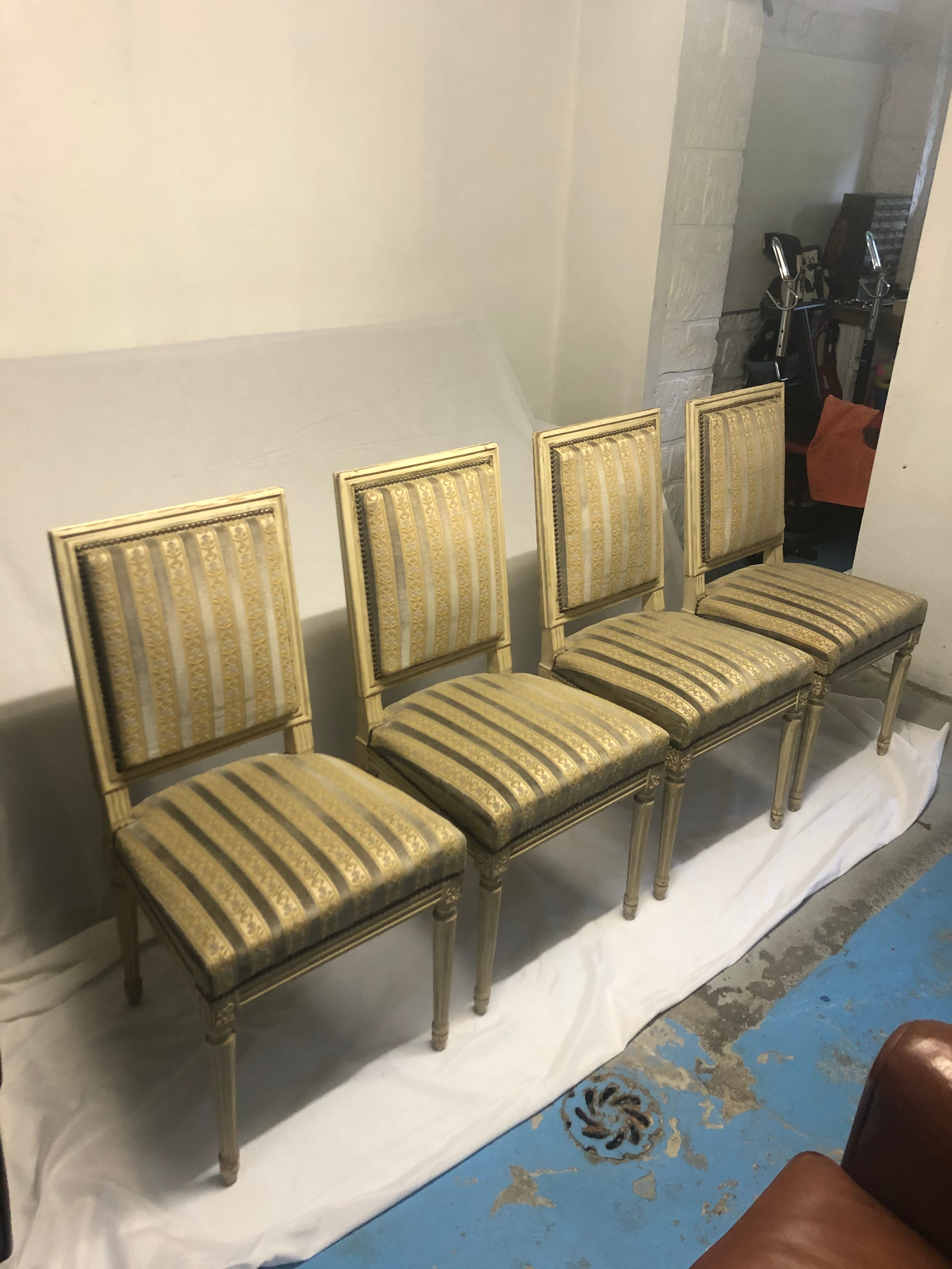 Suite of 4 Louis XVI-style chairs