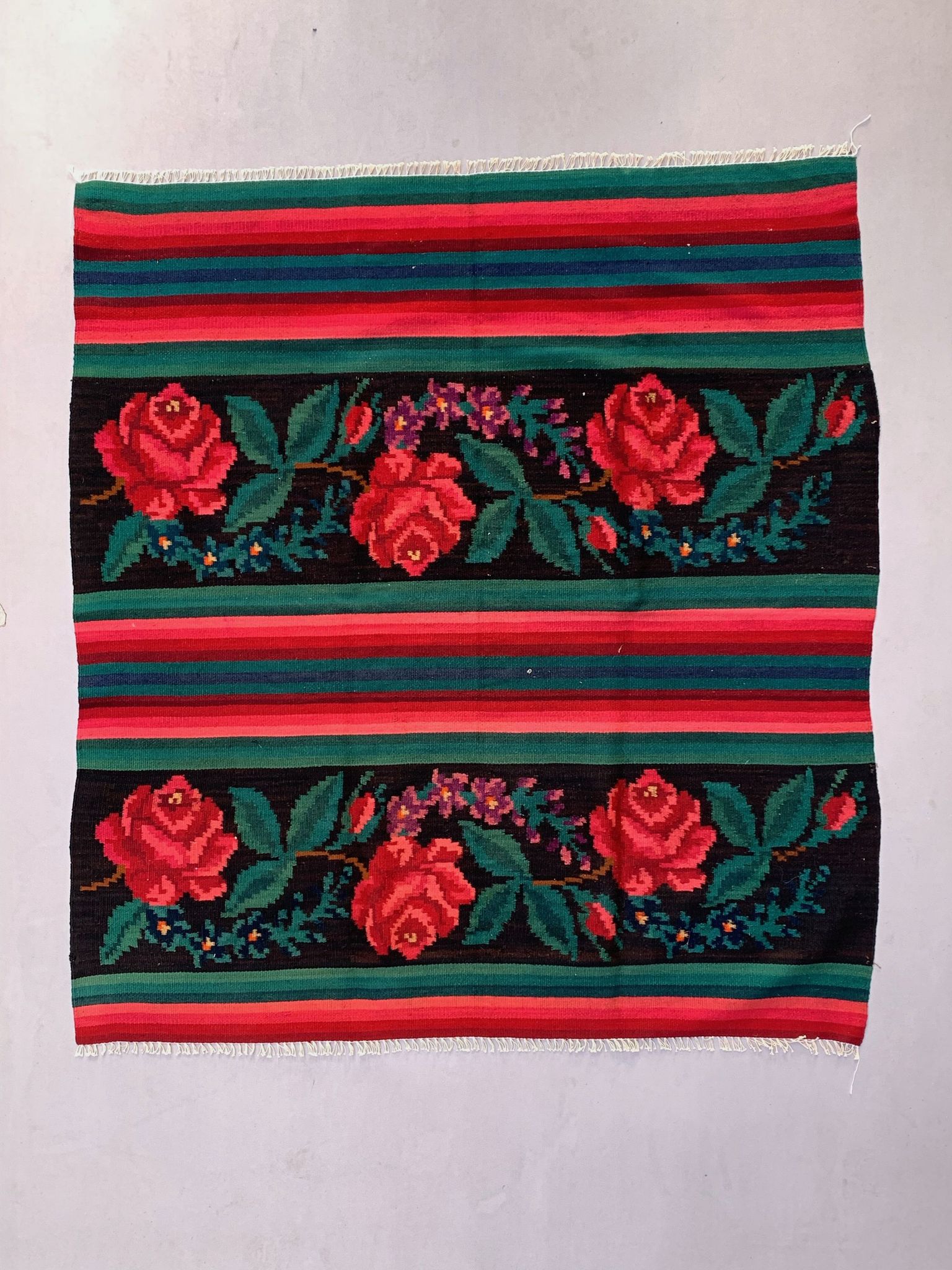 Vintage moldovan square kilim 150x135 cm