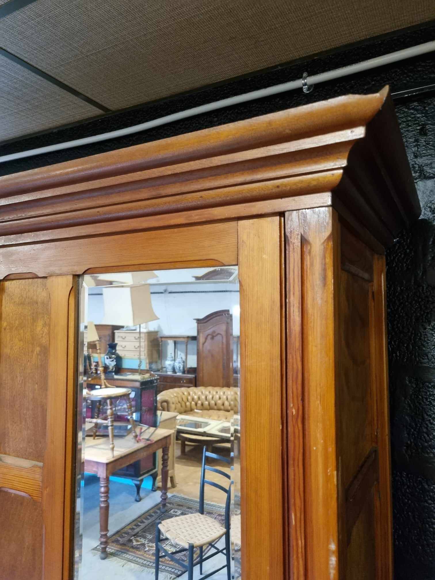 Grande Armoire Parisienne