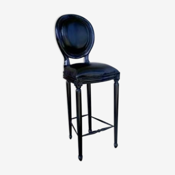 Medallion bar high chair