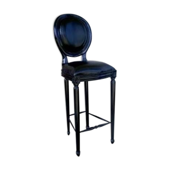 Medallion bar high chair