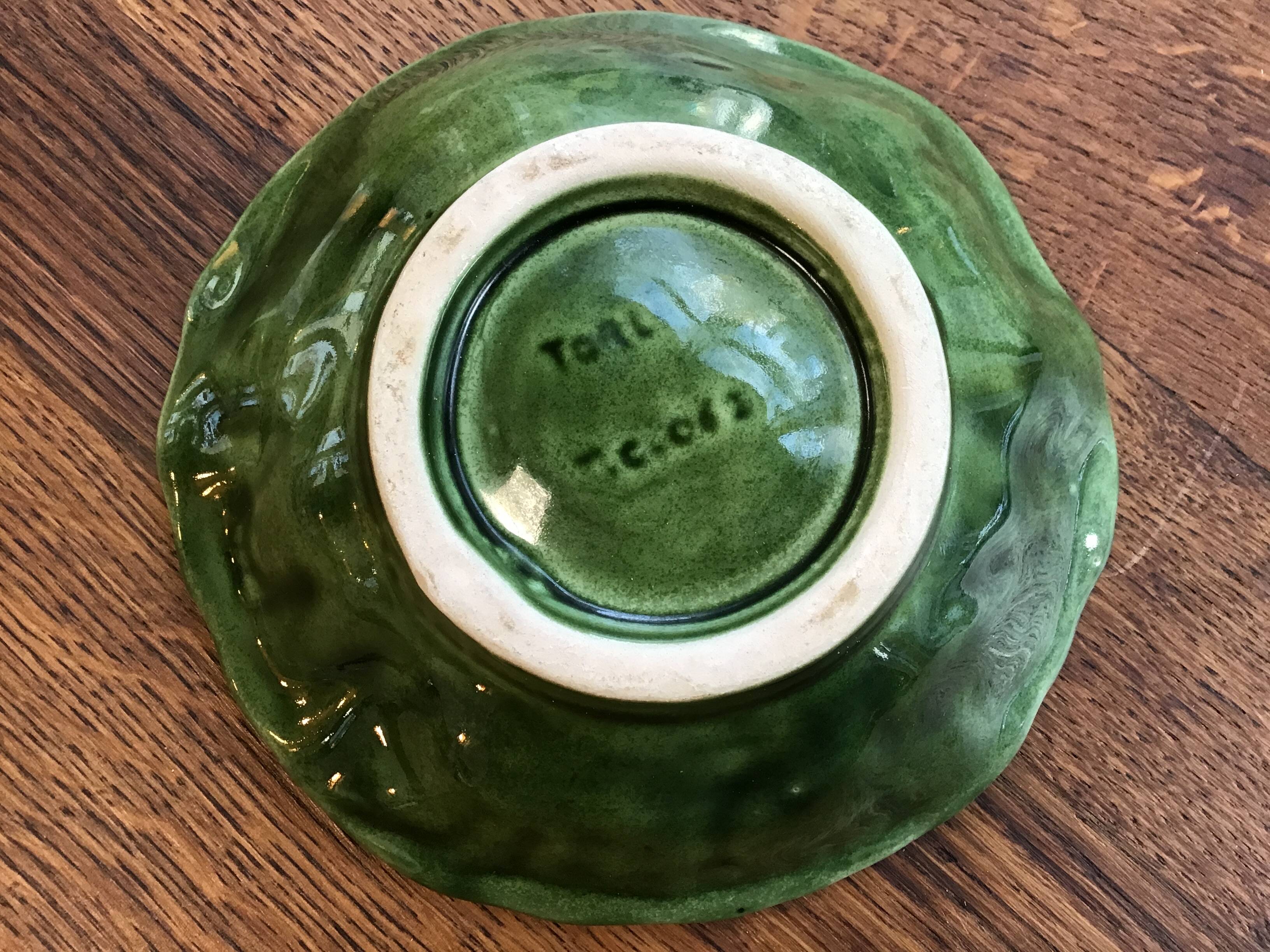 Cabbage leaf bowl