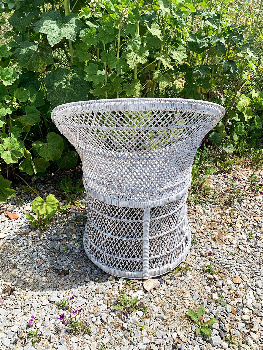 Old white rattan living room: 5 pieces of furniture