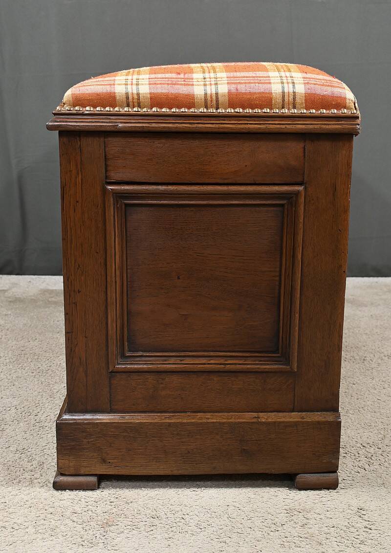 Oak Landing Chest Bench – Early 20th Century