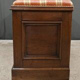 Oak Landing Chest Bench – Early 20th Century