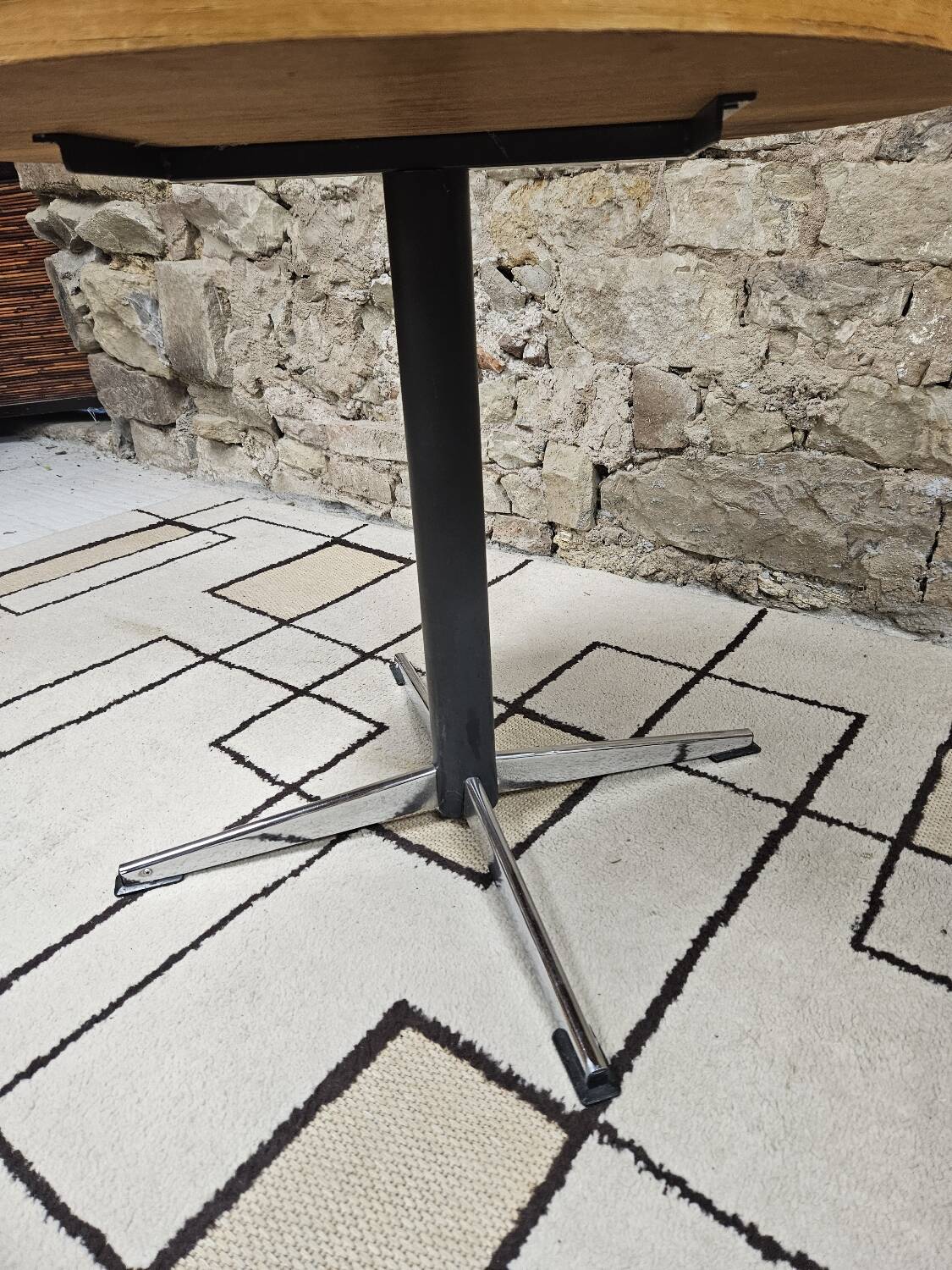 Vintage round coffee table 1970