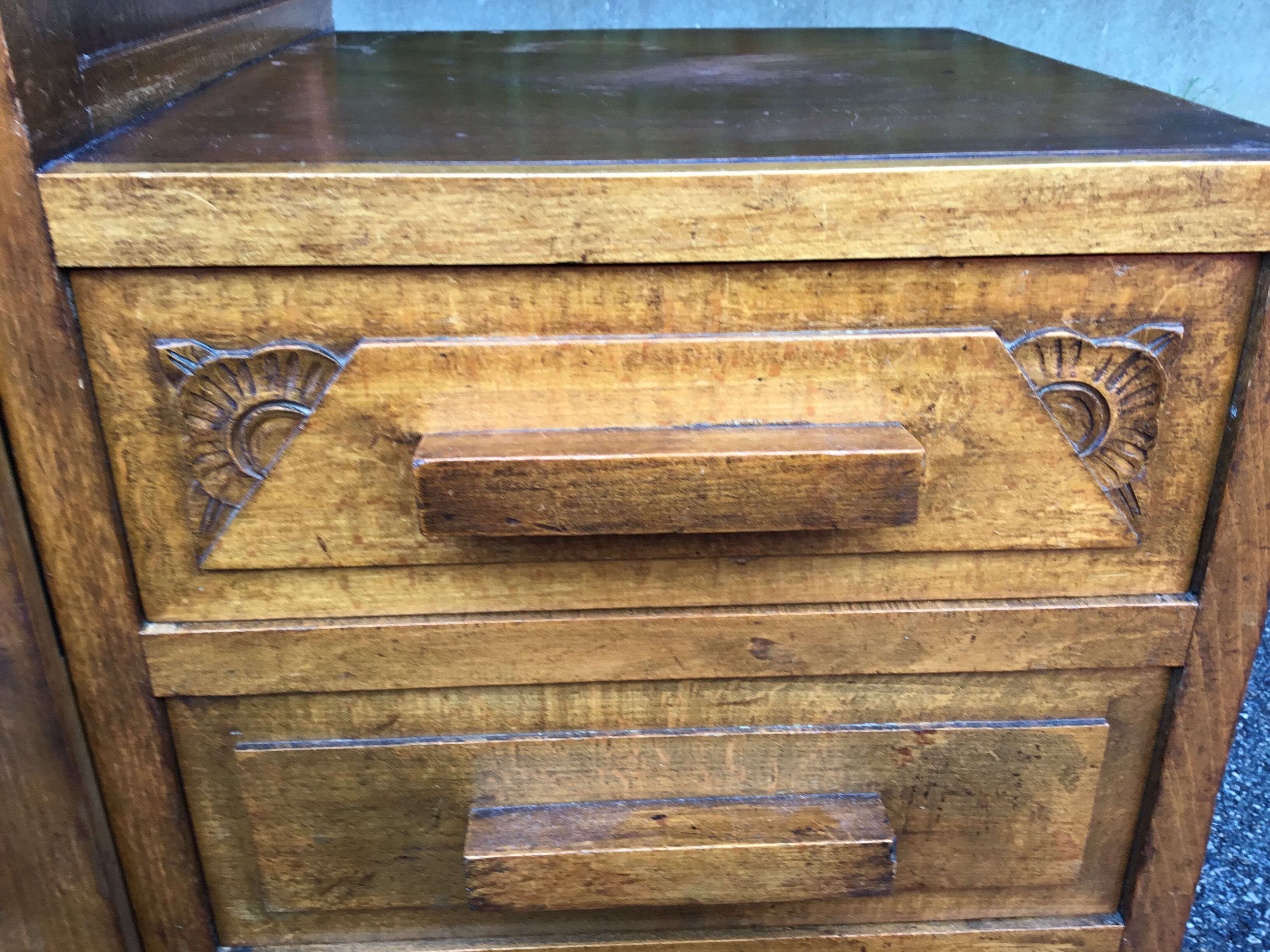 Commode asymétrique