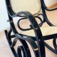 Rocking-chair vintage en bois courbé et cannage 1960